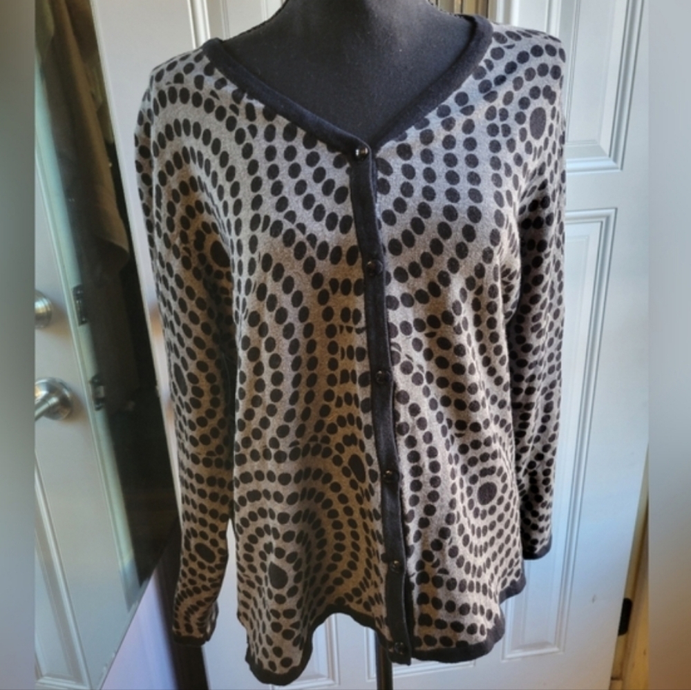 PBJ sport women large knit cardigan-Black/ grey circle pattern